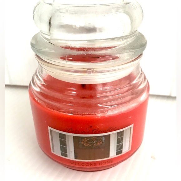 Scented candle in a glass jar with lid 8oz Welcome Home label - used once - Picture 4 of 6